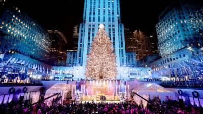 Brad Paisley - Norah Jones - Harry Connick-Junior - Alessia Cara - Rockin' around the Christmas tree: Rockefeller tree lit up - fox29.com - New York - Norway