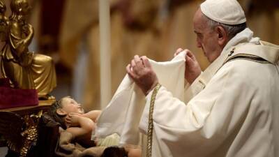 Pope Francis celebrates Christmas Eve Mass amid COVID-19 surge in Italy - fox29.com - Italy - city Rome - Vatican - city Vatican - city Bethlehem