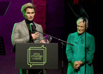 Robin Williams - ‘Outer Banks’ Star Chase Stokes Honoured By Glenn Close For His Work As A Mental Health Advocate - etcanada.com - Usa - city New York - state Indiana - city Eugene, county Levy - county Levy - county Stokes