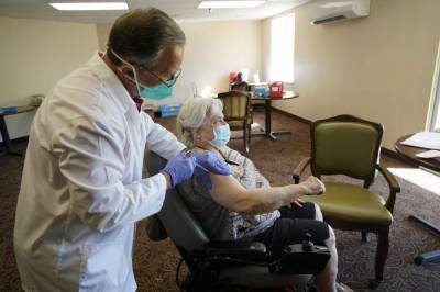 Race to inoculate long-term care facilities faces challenges as Florida surpasses 27,000 COVID-19 deaths - clickorlando.com - state Florida