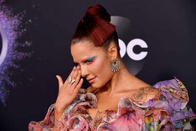 Halsey Says She ‘Completely Spiralled’ At Onset Of Pandemic: ‘Am I Losing Really Important Years?’ - etcanada.com