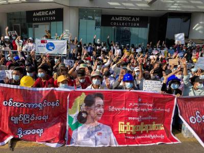 Aung San - Myanmar protesters back on streets despite police violence - clickorlando.com - Burma - city Yangon - city Naypyitaw