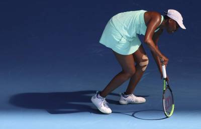 Venus Williams - Venus finishes Australian Open loss on injured ankle, knee - clickorlando.com - Australia - county Park - city Melbourne, county Park