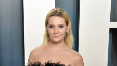 Margaret Josephs - Shawn Johnson - Abigail Breslin - Abigail Breslin Is Asking for Prayers After Her Dad Is Hospitalized With COVID-19 - etonline.com