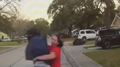 Tom Brady - Police dashcam shows Texas mom tackling man accused of peeking in daughter’s bedroom - clickorlando.com - state Texas