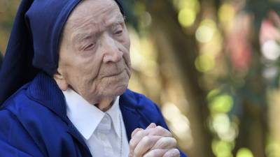 COVID-defying French nun toasts 117th birthday with wine and prayer - fox29.com - France