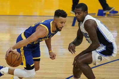 Stephen Curry - Steve Clifford - Curry goes off again with 10 3s as Warriors hold off Magic - clickorlando.com - San Francisco - city Charlotte