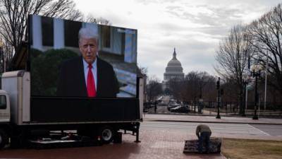 Donald Trump - Impeachment trial will pivot to Trump's defense team Friday - fox29.com - Washington