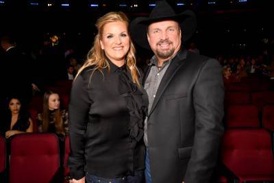 Garth Brooks - Trisha Yearwood - Garth Brooks, Trisha Yearwood Self-Isolating After Possible COVID-19 Exposure - etcanada.com