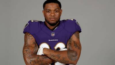 Jimmy Smith - Rob Carr - Ravens' CB Jimmy Smith, family robbed at gunpoint in Los Angeles - fox29.com - Los Angeles - state California - city Los Angeles - state Maryland - county Mills - Baltimore