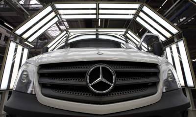 Mercedes recalls vehicles for emergency-call location error - clickorlando.com - New York - Usa