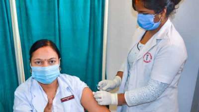 India fully vaccinates 3.42 lakh health workers, Maharashtra records fresh spike in virus cases - livemint.com - Usa - India - Israel - Denmark - city Delhi