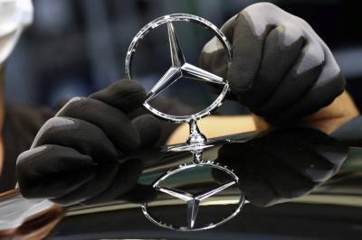Cost controls, luxury sales help Daimler weather pandemic - clickorlando.com