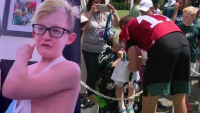 'You're still my hero': Young Eagles fan reacts to Carson Wentz trade report - fox29.com - city Indianapolis