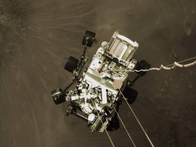 Photos show NASA’s Mars rover coming in for landing - clickorlando.com - state California