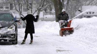 The Latest: Snow fall in Mass., R.I. tops 1 foot overnight - clickorlando.com - state Massachusets - state New Hampshire - county Gloucester - county Ocean - state Rhode Island - city Wilmington