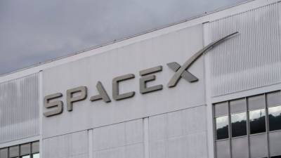 Patrick T.Fallon - Pennsylvania billionaire buys SpaceX flight to orbit with 3 others, 1 seat still open - fox29.com - state California - state Pennsylvania