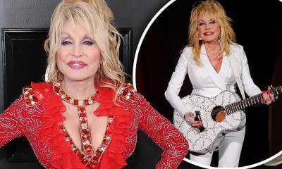 Dolly Parton - Dolly Parton, 75, won't get Covid vaccine 'until more people get it' - dailymail.co.uk - state Tennessee