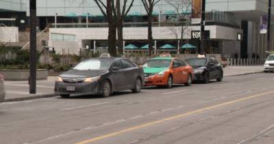 Toronto city council votes to temporarily reduce taxi renewal fees - globalnews.ca - city Toronto