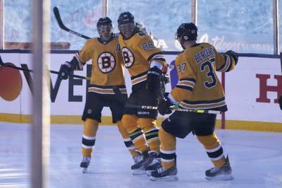 David Pastrnak - Lake Tahoe - Pastrnak's 3 goals lead Bruins past Flyers 7-3 at Lake Tahoe - clickorlando.com - city Boston - state Colorado