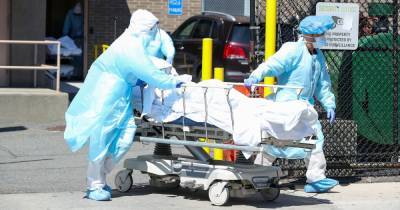 Joe Biden - US coronavirus death toll tops 500,000 as grim half a million milestone reached - mirror.co.uk - Usa