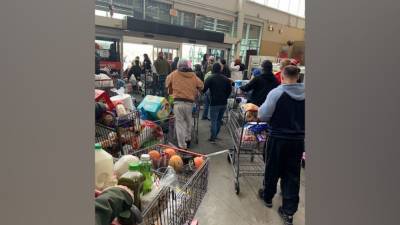 ‘Wonderful gesture’: H-E-B allows customers to leave with free groceries after store’s power goes out - fox29.com - state Texas - Austin, state Texas