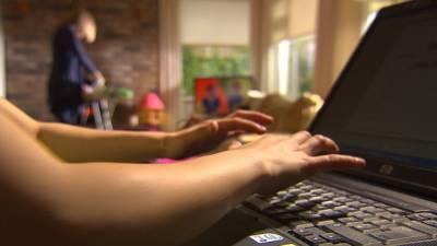 Safety warning over time children spending online amid pandemic - rte.ie - Ireland
