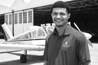 Carrying on the Red Tails legacy this nonprofit is helping put more Black pilots in the cockpit - clickorlando.com