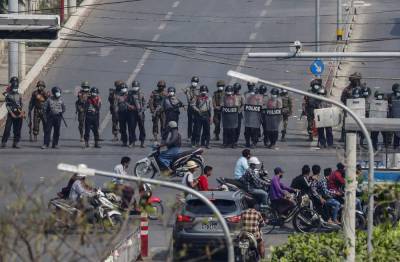 Myanmar police deploy early to crank up pressure on protests - clickorlando.com - Burma - city Yangon