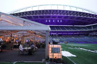 Seattle ups its outdoor dining game, Seahawks-style - clickorlando.com - city Seattle