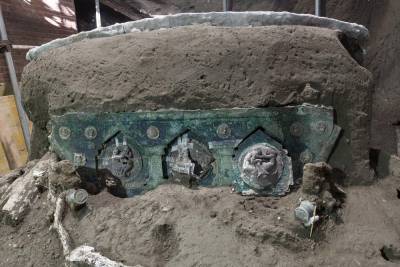Archeologists find intact ceremonial chariot near Pompeii - clickorlando.com - Italy
