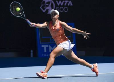 Ash Barty - Barty, Osaka advance in Australian Open tuneups in 3 sets - clickorlando.com - Usa - France - Australia - county Rogers - county Shelby