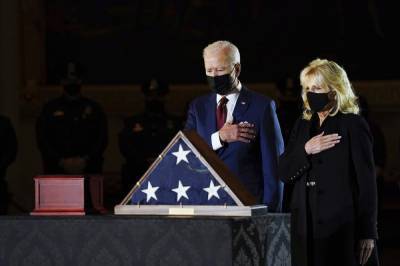 Donald Trump - Joe Biden - Brian Sicknick - Biden pays respects to Capitol officer as he lay in honor - clickorlando.com - Washington