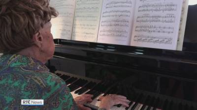 106-year-old French woman passing time in lockdown playing piano - rte.ie - France - city Paris