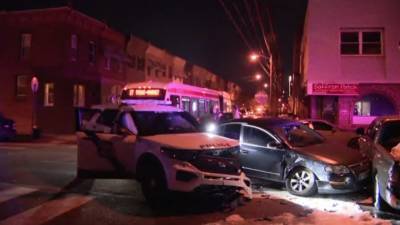 2 hurt, including police officer, in early morning crash in South Philly - fox29.com