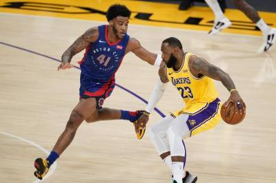 Blake Griffin - Anthony Davis - Dennis Schroder - Derrick Rose - LeBron takes charge in 2nd OT, Lakers edge Pistons 135-129 - clickorlando.com - Los Angeles - city Los Angeles - city Detroit
