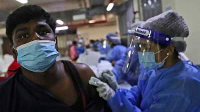 Southeast Asian - In Dubai's covid-19 vaccine scramble, Sikhs serve doses to all - livemint.com - city Dubai - Uae