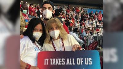 Healthcare workers applaud Super Bowl COVID safety precautions - fox29.com