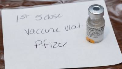 Smithsonian collects vial from first US coronavirus vaccine dose - fox29.com - Usa - city New York - Washington