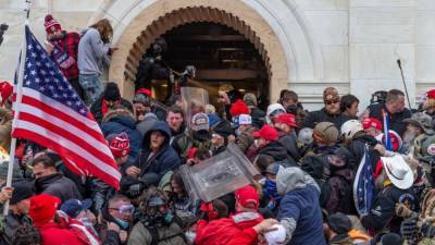 Donald Trump - Some Capitol riot protesters faked illness to stay behind police lines, medical personnel say - fox29.com - Washington - county Arlington