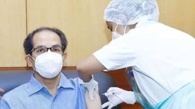 Uddhav Thackeray - Maharashtra CM Uddhav Thackeray receives first Covid-19 vaccine shot - livemint.com - India