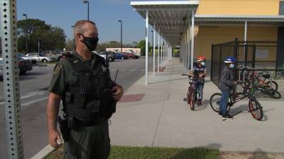 ‘To serve and protect and that’s exactly what he does,’ Parent thanks SRO for positive influence - clickorlando.com - county Orange