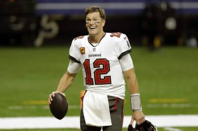 Tom Brady - Brady signs extension, frees salary cap space for Buccaneers - clickorlando.com - county Bay - city Tampa, county Bay