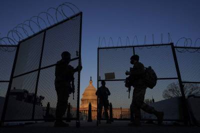 Stay or go? Fence, Guard pose Capitol security questions - clickorlando.com - Washington