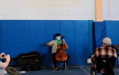 Cellist Yo-Yo Ma plays gig in vaccination centre after receiving COVID-19 jab - nme.com - state Massachusets