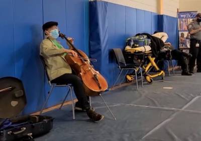 Yo-Yo Ma Gives Impromptu Performance After Receiving 2nd COVID-19 Vaccine - etcanada.com - state Massachusets - Mexico