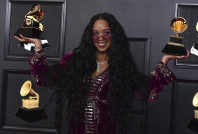 Janet Jackson - Bruno Mars - After top Grammy win, singer H.E.R. is heading to the Oscars - clickorlando.com - New York