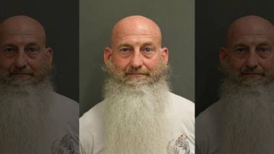 Deputies: Florida man arrested after spitting on Disney employee who asked him to put mask on - fox29.com - state Florida - county Orange - county Palm Beach