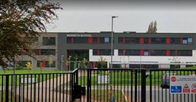 School sends 90 students home to self-isolate after positive Covid case - manchestereveningnews.co.uk