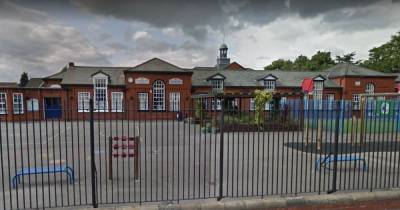 Headteacher warns of lesser known Covid symptoms amid outbreak at school - manchestereveningnews.co.uk - city Manchester